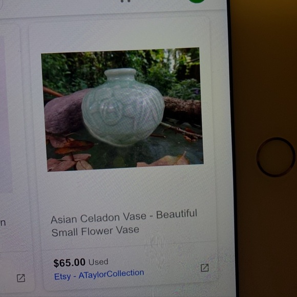 Elegant Green Celadon Vase Set - Picture 7 of 8